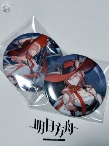 大陸公式グッズ 缶バッジ(6cm) 「ハイディ」 昇進前ver.&昇進後ver. 絵師　熊太先生 CV　関根明良